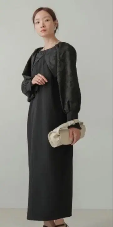 케이프 라이크 자카드 원피스 블랙