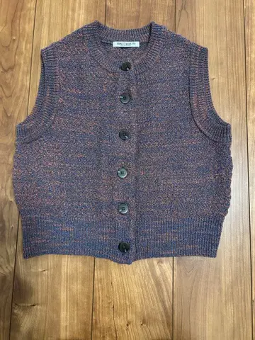 BY 프론트 버튼 믹스 컬러 니트 베스트