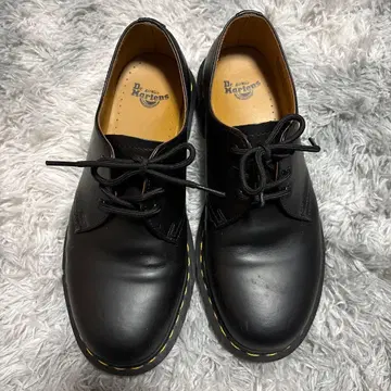 Dr. Martens 블랙 로퍼