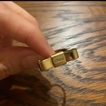 끌로에 골드 리본 링