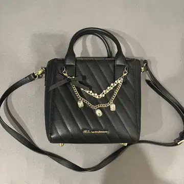 질 바이 질스튜어트 숄더백 블랙