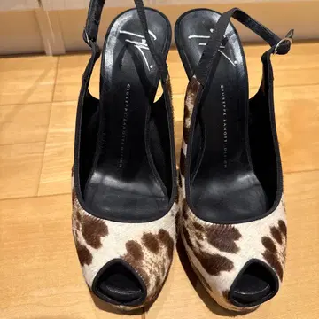 쥬세페 자노티 레오파드 무늬 하이힐 펌프스