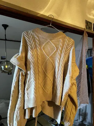 Chico 베이지 케이블 니트 오버 사이즈 스웨터