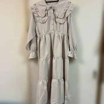 프릴 달린 옷깃 베이지 롱 원피스