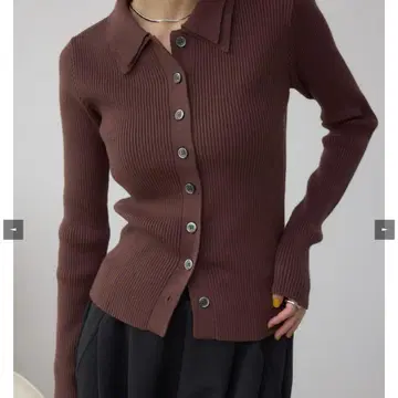 더블 칼라 프론트 버튼 니트탑