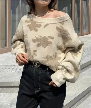 택 포함 새상품 Thevon.제본 자카드 샤기 니트