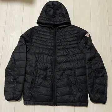 GUESS 후드 부착 블랙 다운 자켓