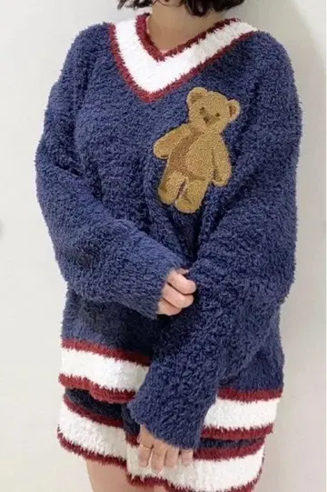 GELATO PIQUE 홀리데이 테디베어 자수 V넥 셋업