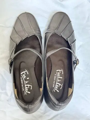 Feel & Feel 그레이 가죽 메리 제인 중간 힐