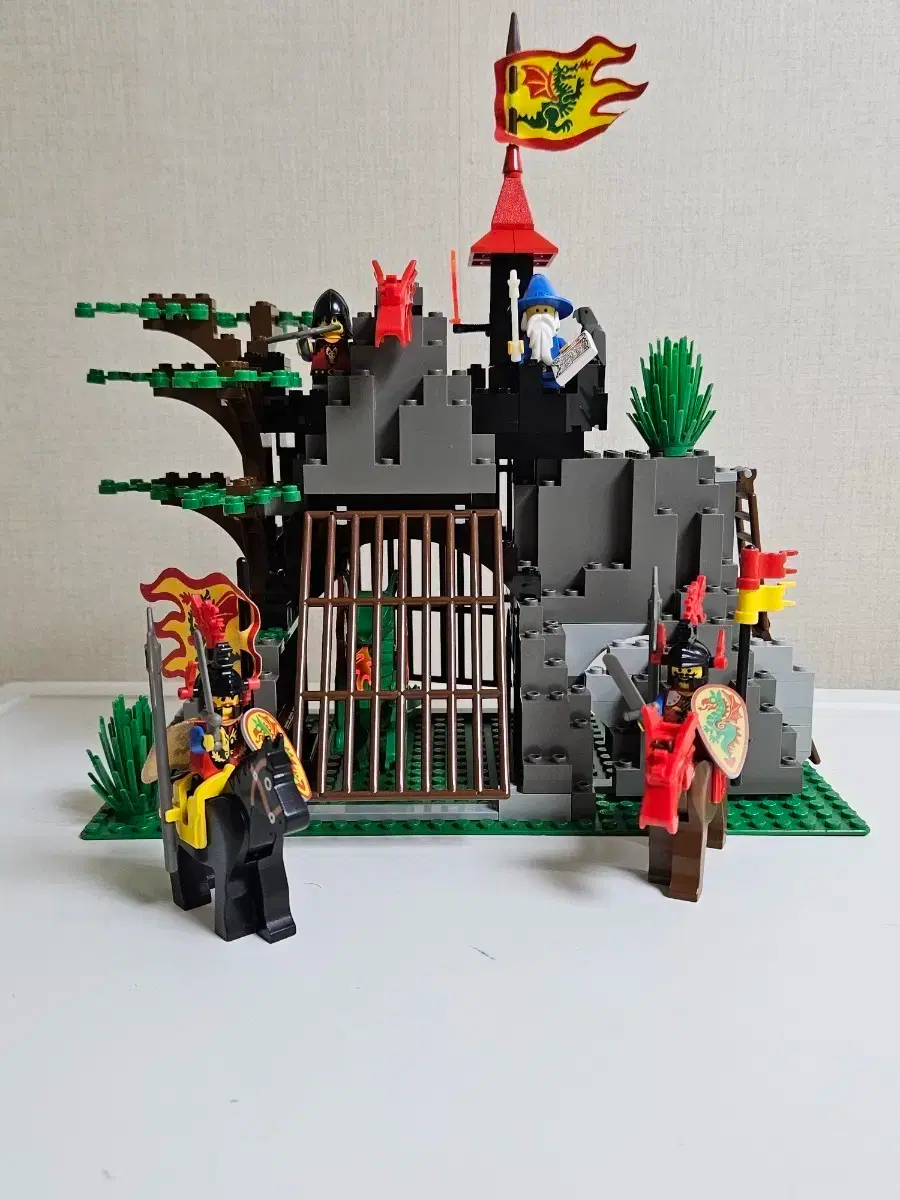 Lego System 6076 Dark Dragons Den (Castle Magic Cave)
