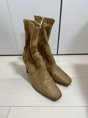 [ ZARA ] 페이크 스웨이드 숏부츠