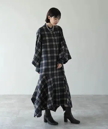 헤렌시아 HERENCIA Slash Sleeve Dress