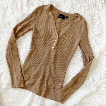 새상품급! hilfiger collection 캐시미어 혼방 V넥 니트