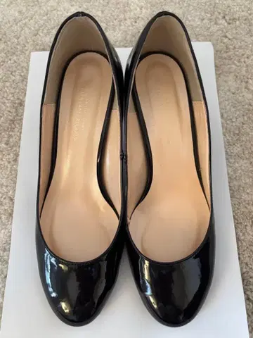 그린 레이블 릴랙싱 블랙 하이힐