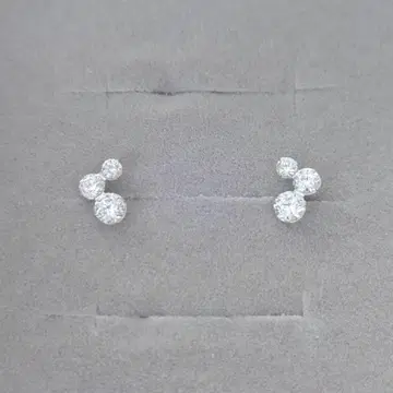 미사용 츠츠미 큐빅 지르코니아 3개 귀걸이 화이트 골드 K10