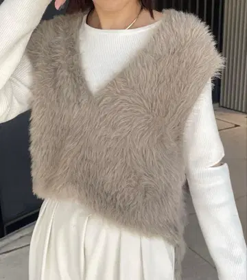 [ 새상품급 ] LEMAGE 카프리슈마쥬 페더 베스트 니트