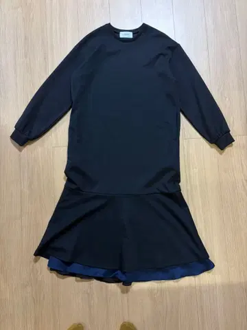 새상품급 헤렌치아 긴팔 롱 원피스 블랙