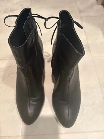 다이애나 블랙 부츠