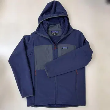 patagonia R2 테크 페이스 후디 현행 모델입니다