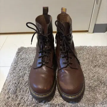 24.5cm Dr.martens 브라운 부츠 8홀