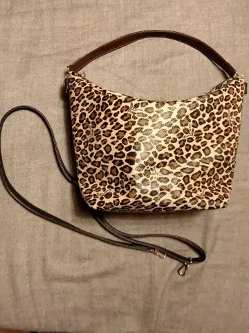 레오파드 무늬 숄더백
