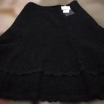 핑크하우스 미사용 새상품 블랙 울 혼방 플레어 스커트