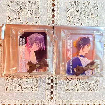 버스타페 리본 타이 아크릴 플레이트 키체인 헬베티카 모즈 세트