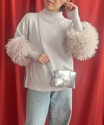 새상품 이번 시즌 렐비에 LHELBIE 퍼 슬리브 니트탑