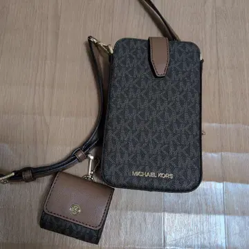 마이클코어스 스마트폰 숄더백