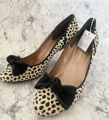 [택 포함 새상품] 펌프스 달마시안 패턴 힐 24.5