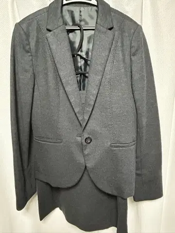 그레이 싱글 버튼 테일러드 자켓