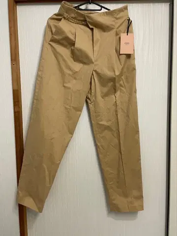 베이지 치노 팬츠 M 사이즈