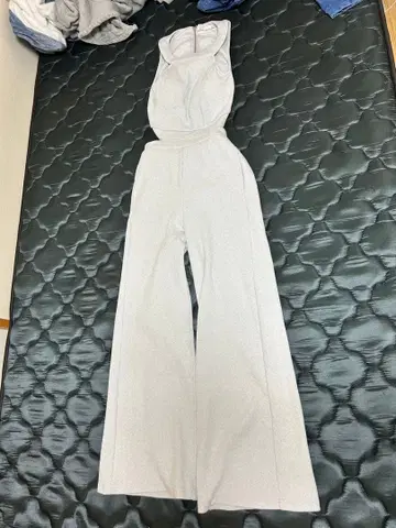 라이트 그레이 플레어 팬츠 올인원