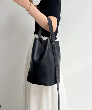 [ CAPRICIEUX LEMAGE ] 2WAY 버킷 백 블랙