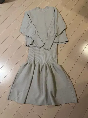 Mila Owen 그레이 니트 스커트 셋업