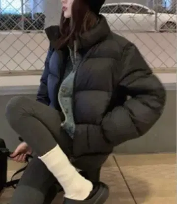 Ritzy 숏 기장 스탠드 카라 에코 다운 자켓