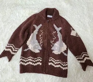 카우친 스웨터 범고래 브라운