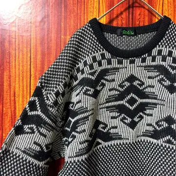 빈티지 흑백 올 패턴 니트