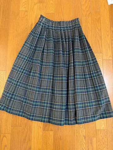 웰벡 플리츠 체크 롱 스커트