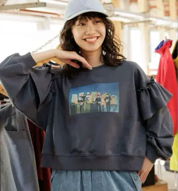 nikoand 비틀즈 프릴 맨투맨 블랙