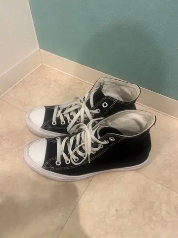 CONVERSE 블랙 하이컷 스니커즈 라이트