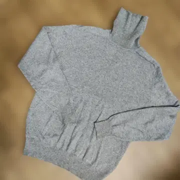 Pecrls. 앤드 캐시미어 그레이 하이넥 니트 스웨터