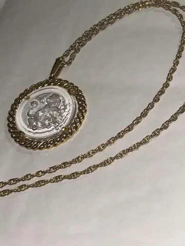 크라운 트리파리 사자자리 별자리 조디악 TRIFARI 나