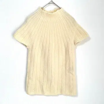 비팅 하트 모헤어와 메리노울 사용 리브 니트 반팔 크림색