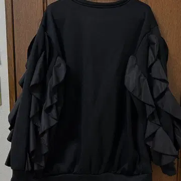 새상품 미사용 택 포함 속기모 소매 프릴 풀오버