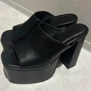 GYDA 블랙 플랫폼 샌들