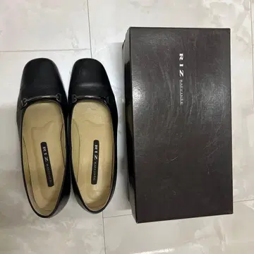 RIZ 블랙 하이힐 펌프스