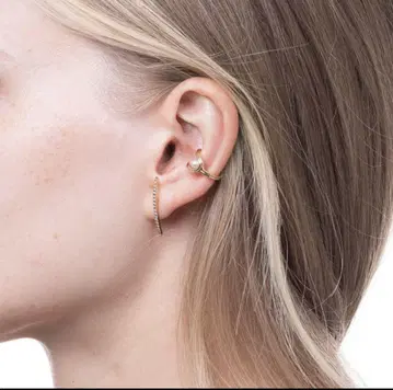 새상품급 히로타카 롱 바 귀걸이 (한쪽 귀)