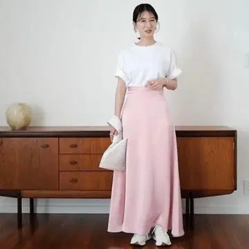 CLANE 새틴 플레어 롱 스커트