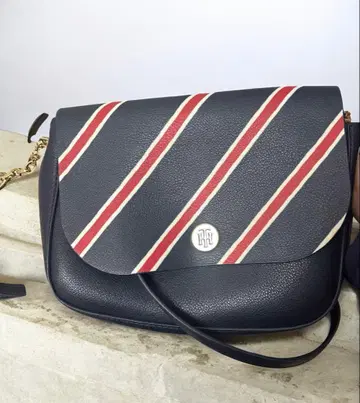 타미힐피거 스트라이프 숄더백